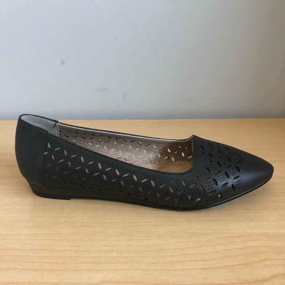 Black flats NWT